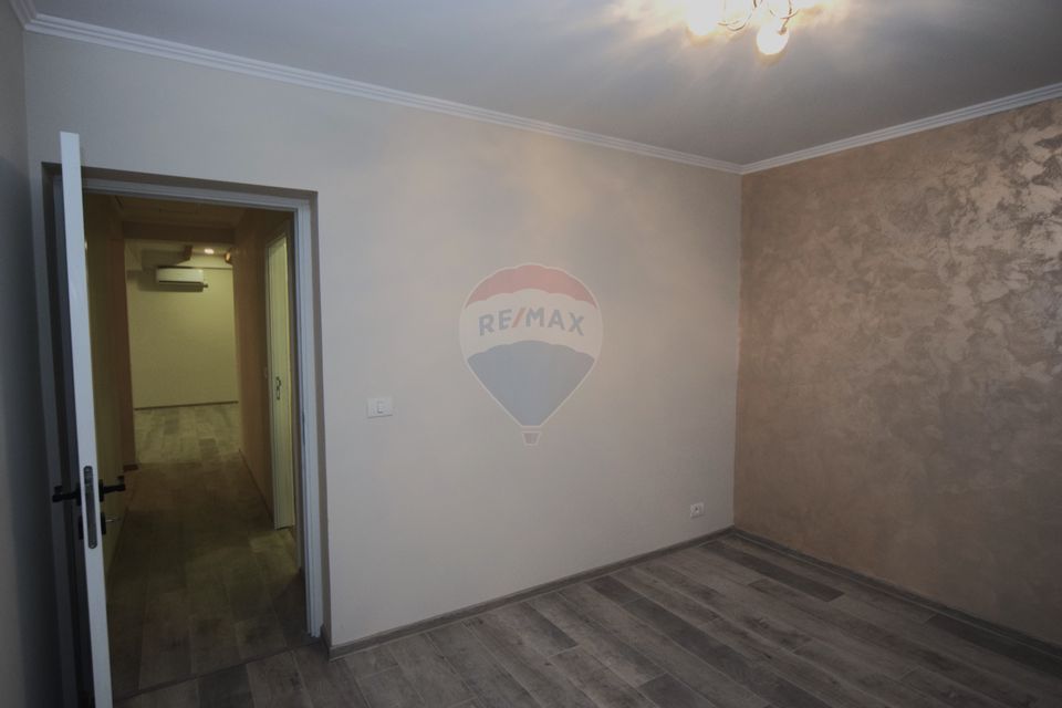 Casă / Vilă cu 3 camere de vânzare în zona Vest