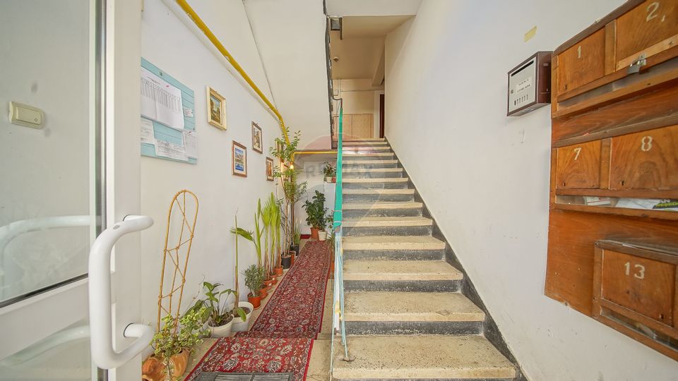 Apartament cu 2 camere de închiriat în zona Central