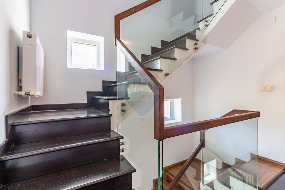 A House Like Home, beautiful courtyard 1950sqm, near the Green Quarter