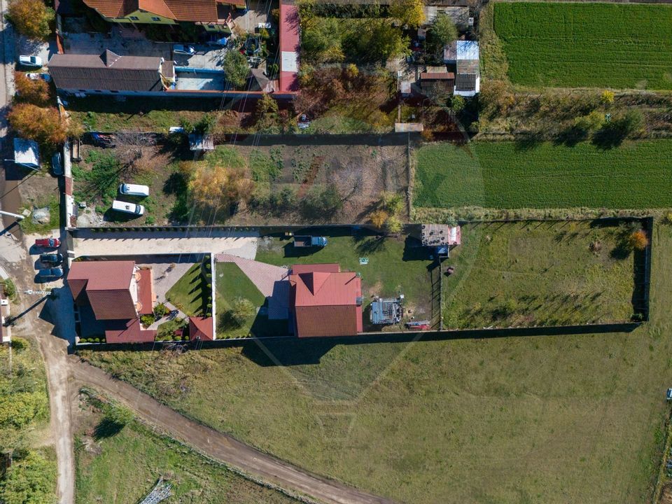 Casă 4 camere, mobilata si utilata, 2 389 m². teren, Sanpetru!