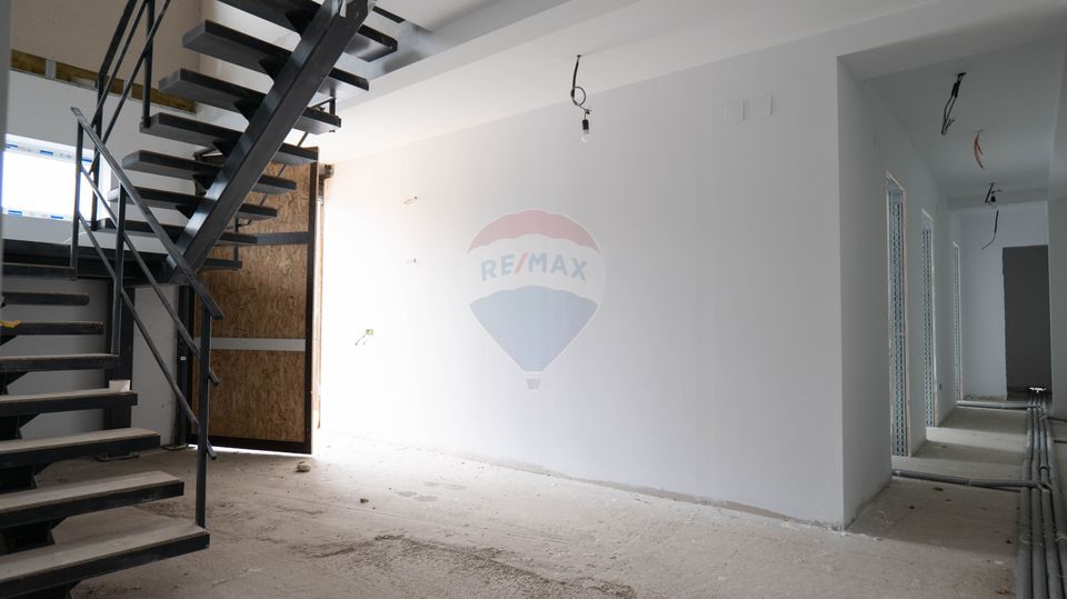 Hala de închiriat 1.800 mp cu teren 5.000 mp - Acces rapid la centura