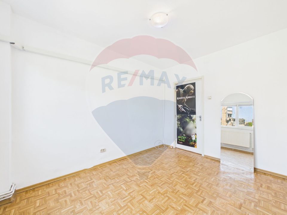 Apartament 3 camere, decomandat de vânzare în zona Aparatorii Patriei