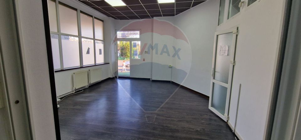 65sq.m Commercial Space for rent, Central area