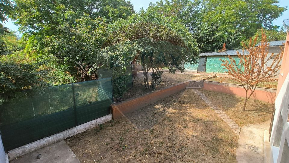 Casă cu teren de vânzare în zona Nord-Est Galați