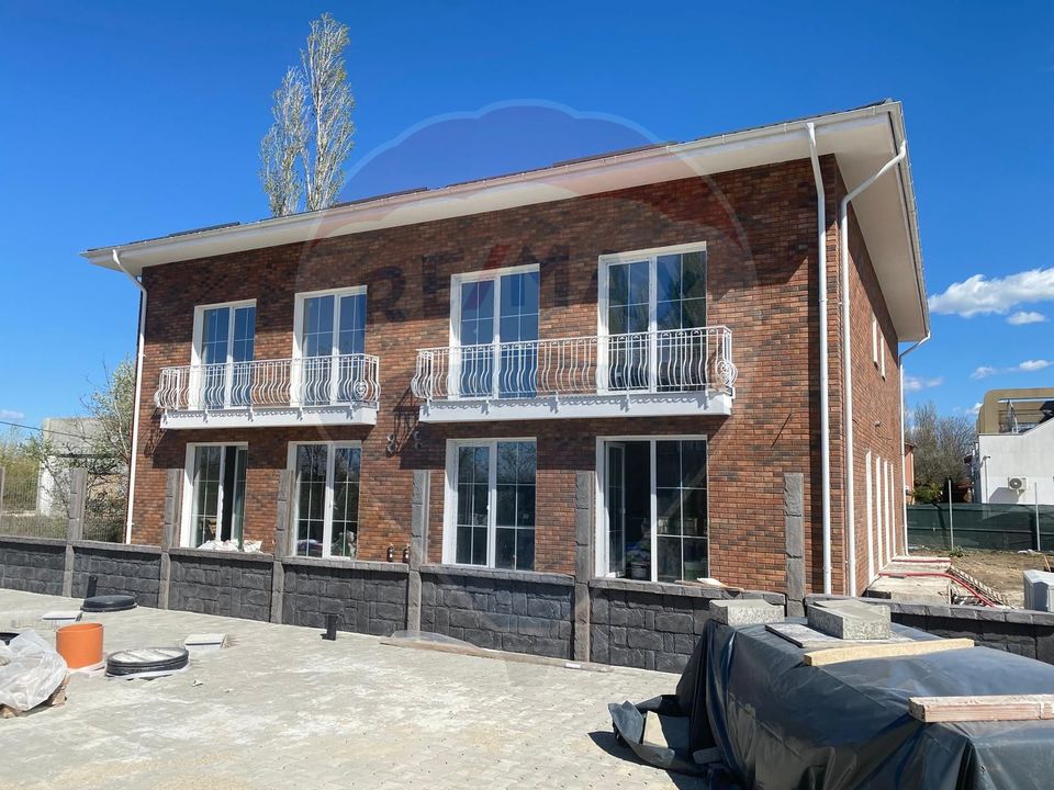 DE VANZARE Vila tip Quadruplex OTOPENI