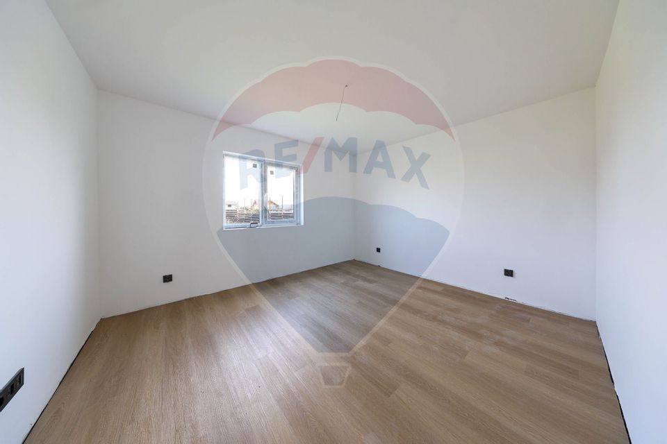 Casa verde, P+M, teren 486 mp, panouri solare - PROSUMATOR, Sanpetru!