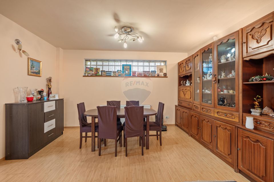 Casă / Vilă cu 6 camere de vânzare - Oraselul Copiilor