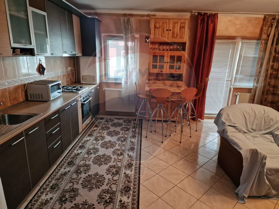 Apartament cu 3 camere de vânzare în zona Stefan cel Mare