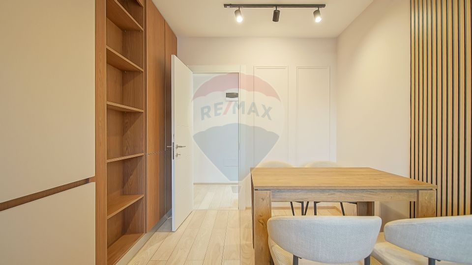 De inchiriat | Apartament 3 camere | Loc de parcare | Zona Tractorul