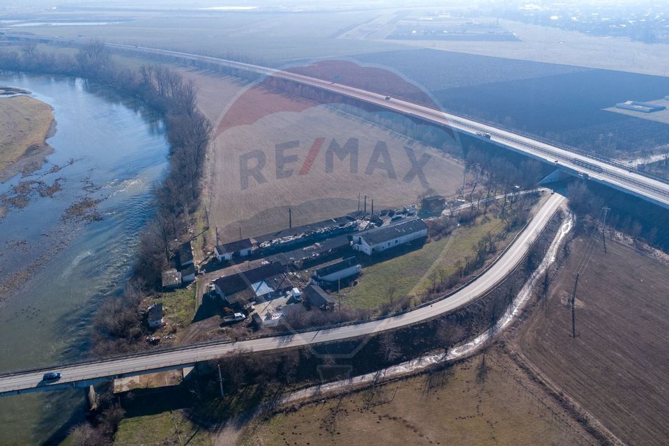 750sq.m Commercial Space for sale