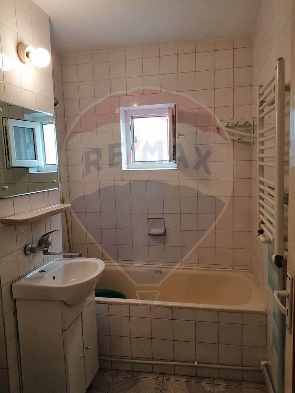 3 room Apartment for rent, Piata Centrala area