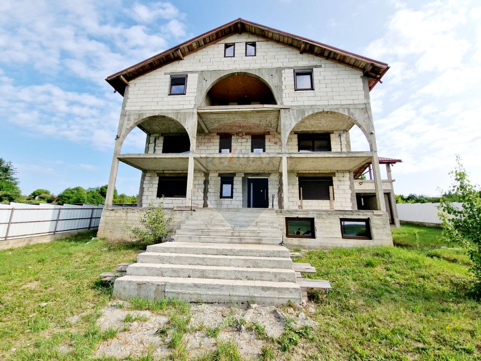 15 room House / Villa for sale