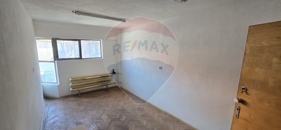 Spațiu cazare muncitori, de închiriat, 9 camere, Bistrița, zona Pasaj