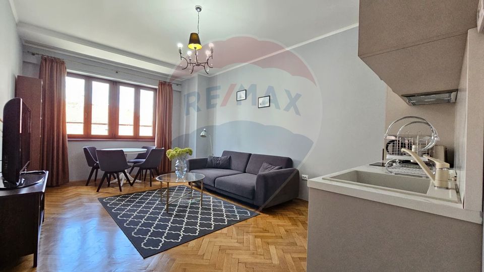 Închiriez apartament PREMIUM cu 3 camere în zonă Ultracentrală