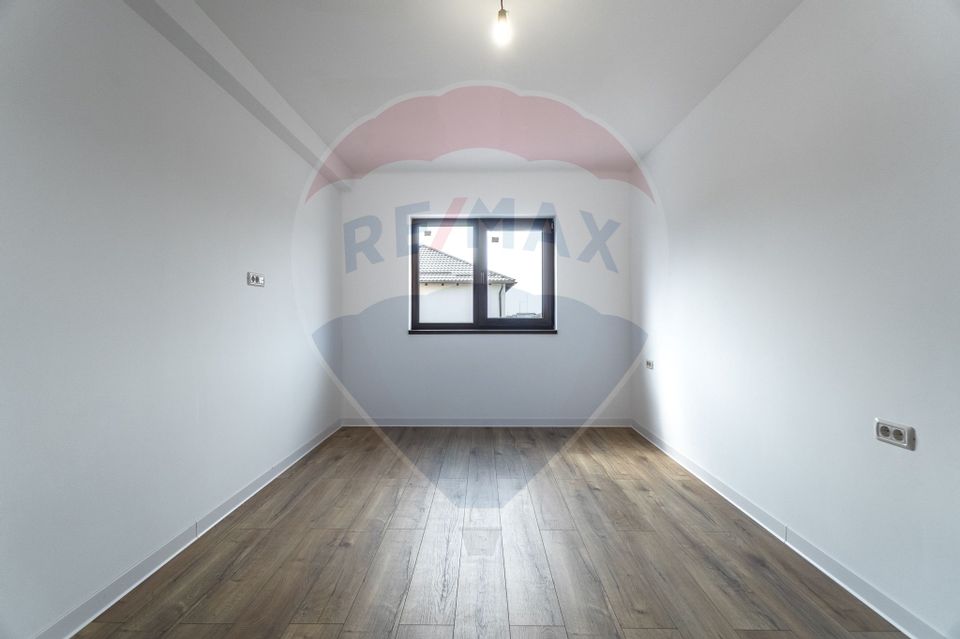 4 room House / Villa for sale