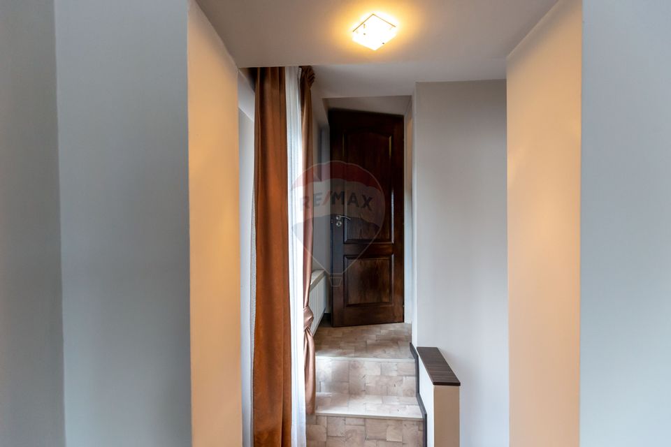 10 room House / Villa for sale, Serbanesti area