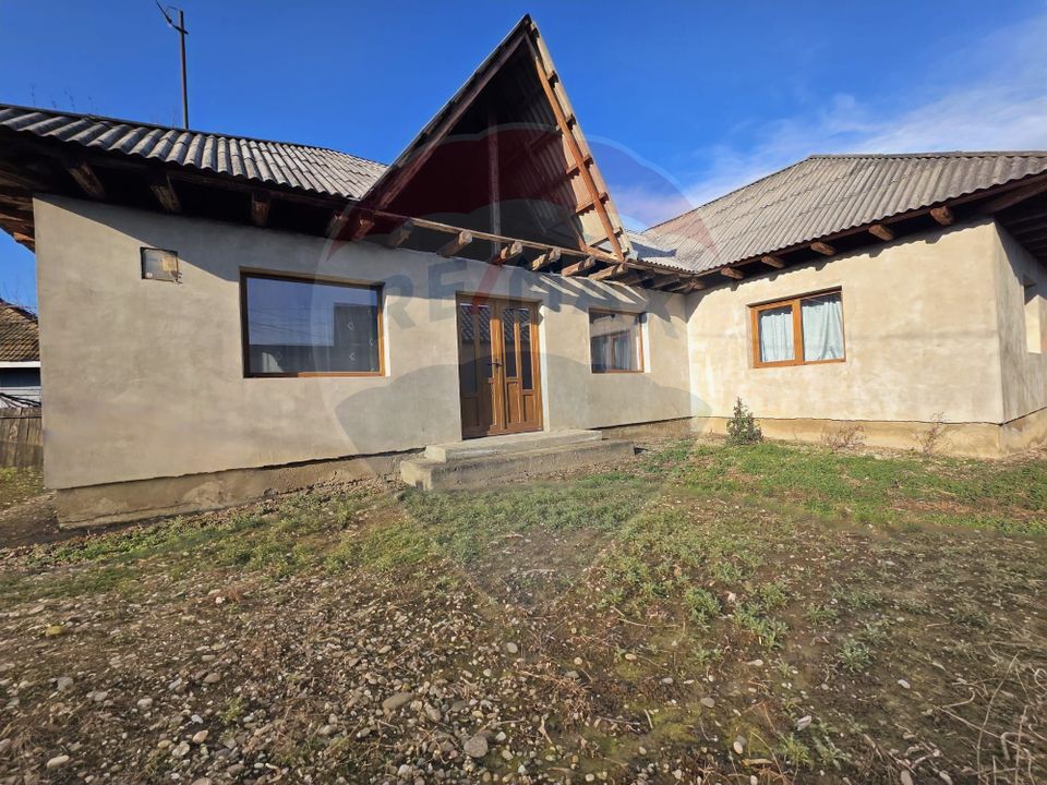 De vanzare casa solida cu teren generos si acces facil Lespezi Bacau