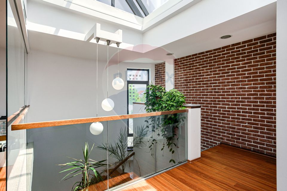 Clădire de birouri Micalaca pe principală, vad si vizibilitate sporită