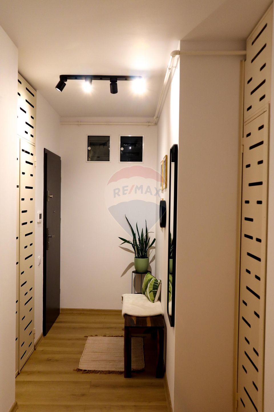 3 room Apartment for rent, Turnisor area