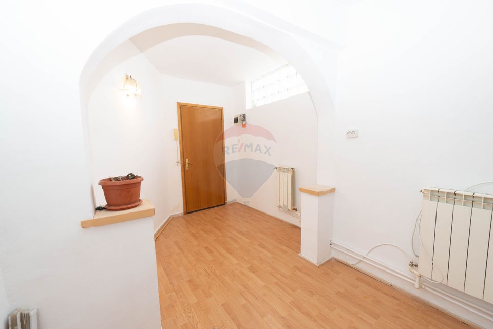 Spatiu comercial, birou, de inchiriat - in zona Domenii