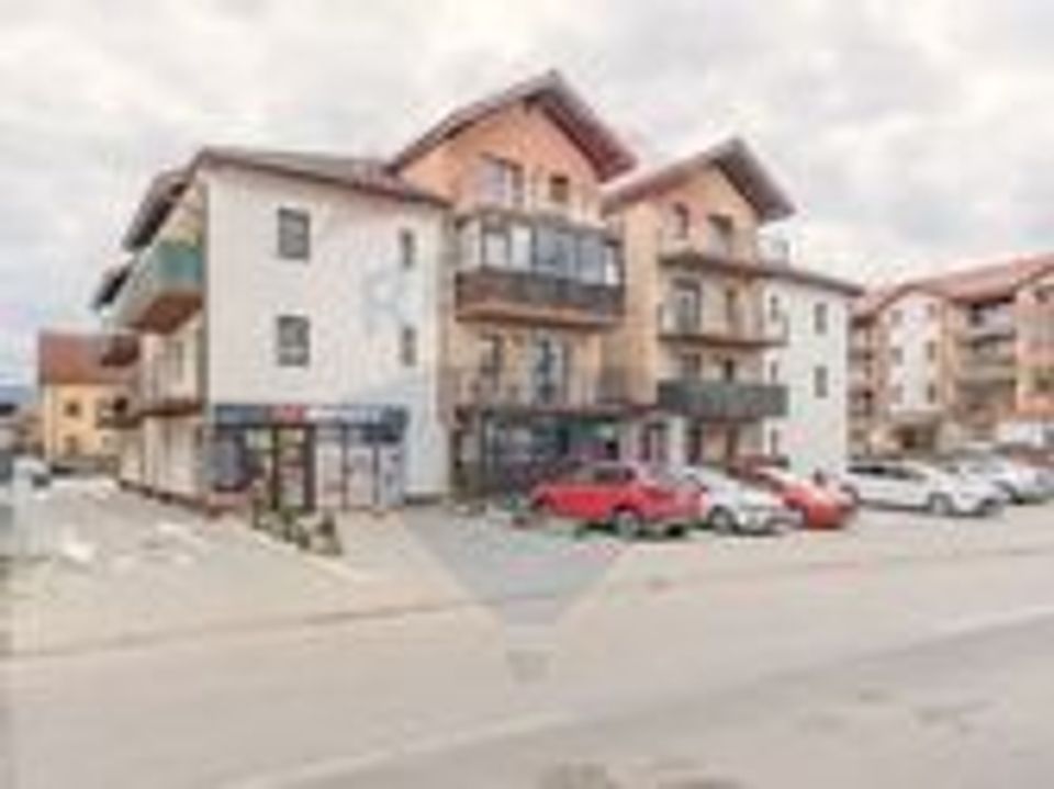 122sq.m Commercial Space for rent