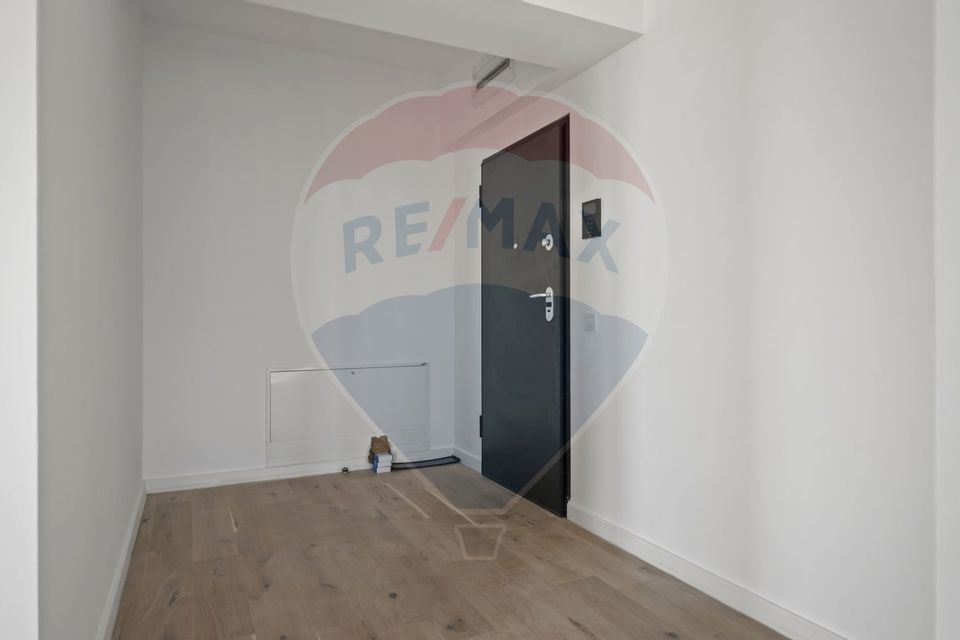 Large 2-room apartment for sale in Pipera area