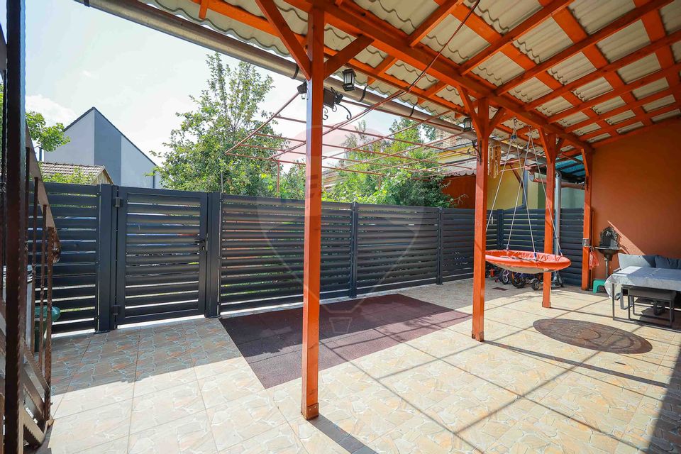 De vânzare Apartament cu 4 camere, lângă Podul Centenarului