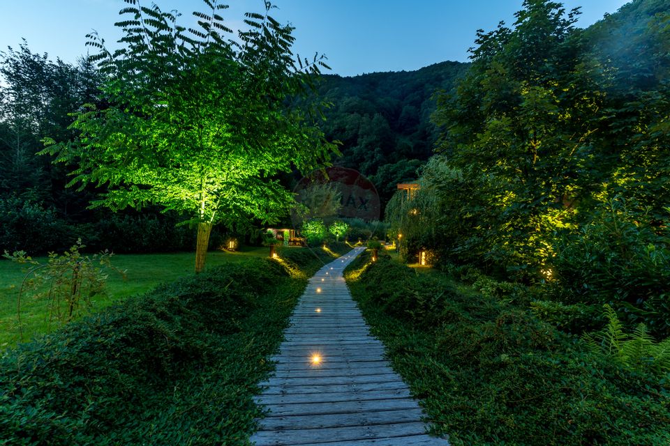 Vând Hotel / Pensiune Lara și Mara, Valea Ierii, muntii Apuseni