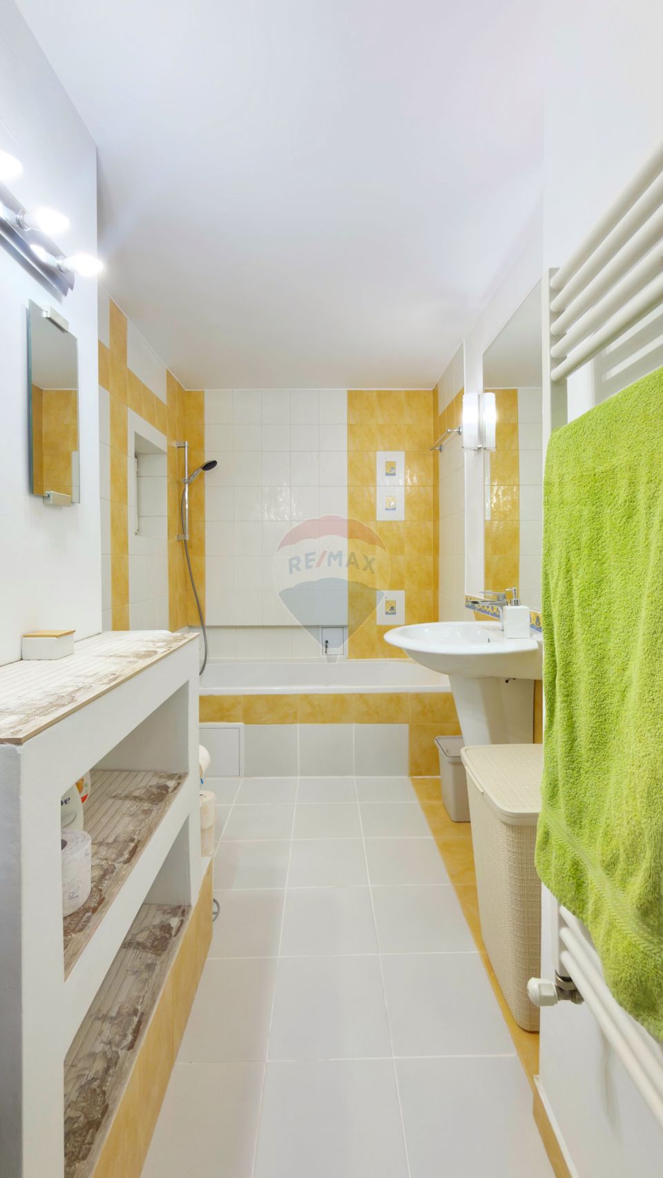 Chirie 2 camere 70mp | Parcare inclusa | Blvd. Unirii bloc F64