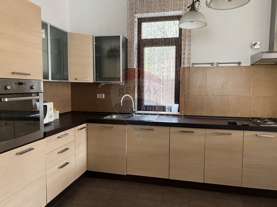 Casă / Vilă cu 5 camere de închiriat în zona Pipera