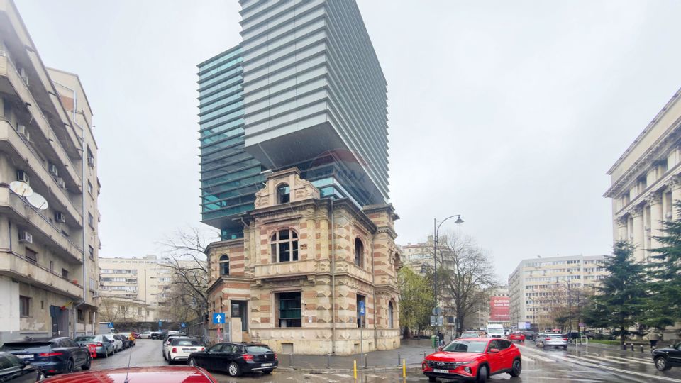 3 rooms consolidated building Investment Revolution Square - Victoriei