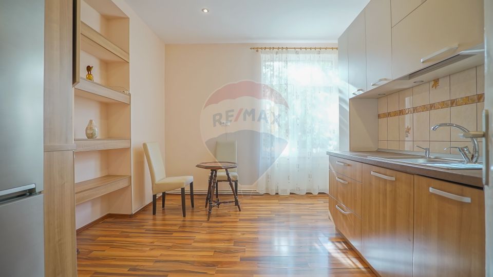 REZERVAT ! Apartament cu 3 camere de închiriat zona centrala