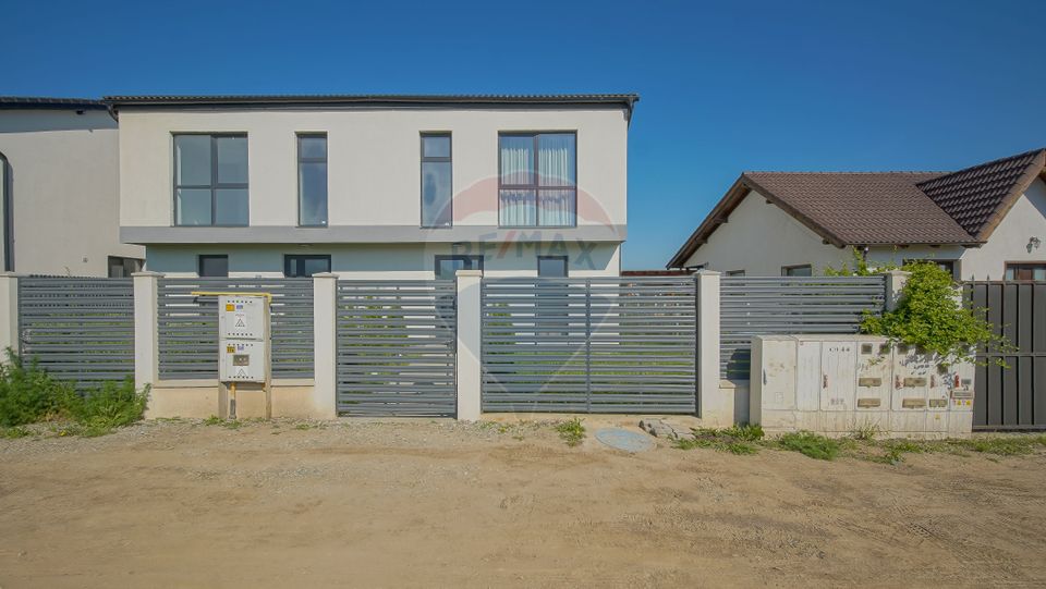 4 room House / Villa for sale