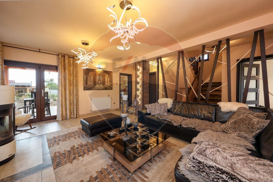 5 room House / Villa for sale