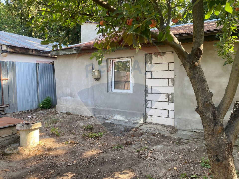 Teren 299.96mp Voluntari, casa 70 mp demolabila/renovabila