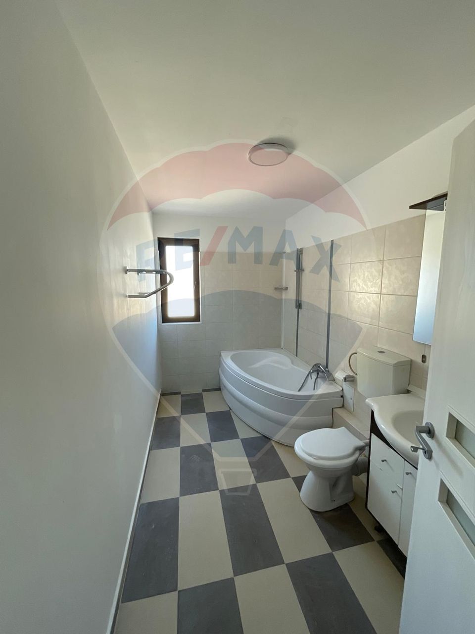 600sq.m Industrial Space for sale