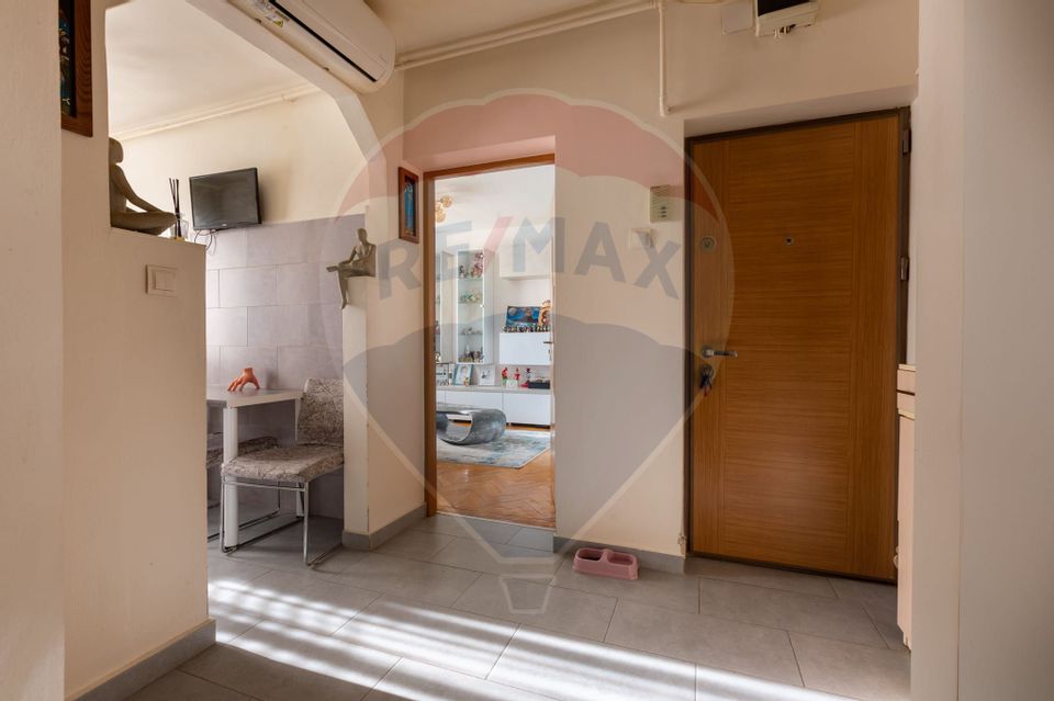 Apartament de vanzare cu 2 camere decomandate, confort 1 Vitrometan