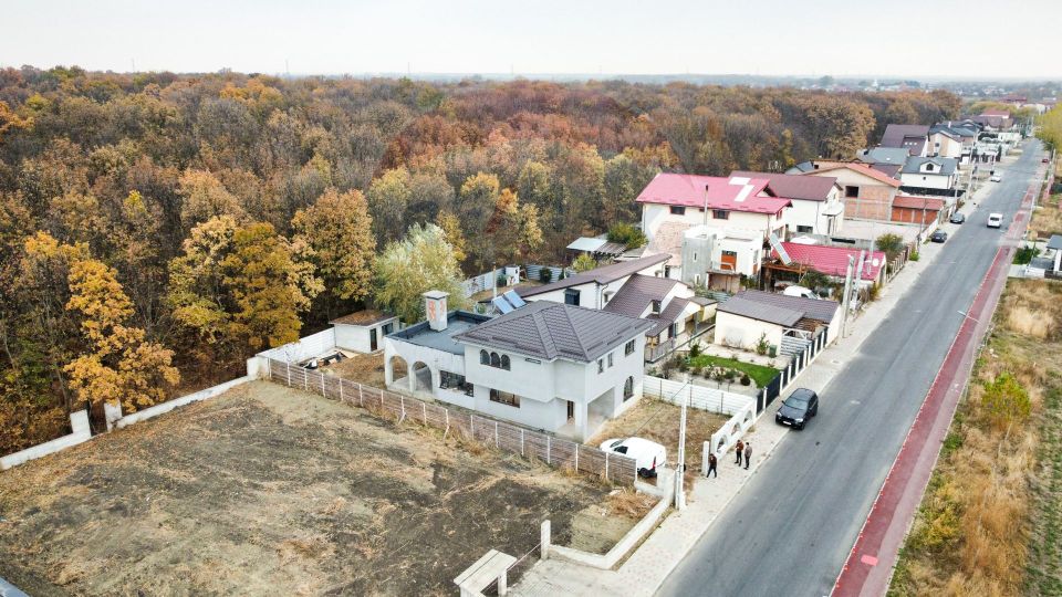 Casa/Vilă cu spatele la padure Vanatori