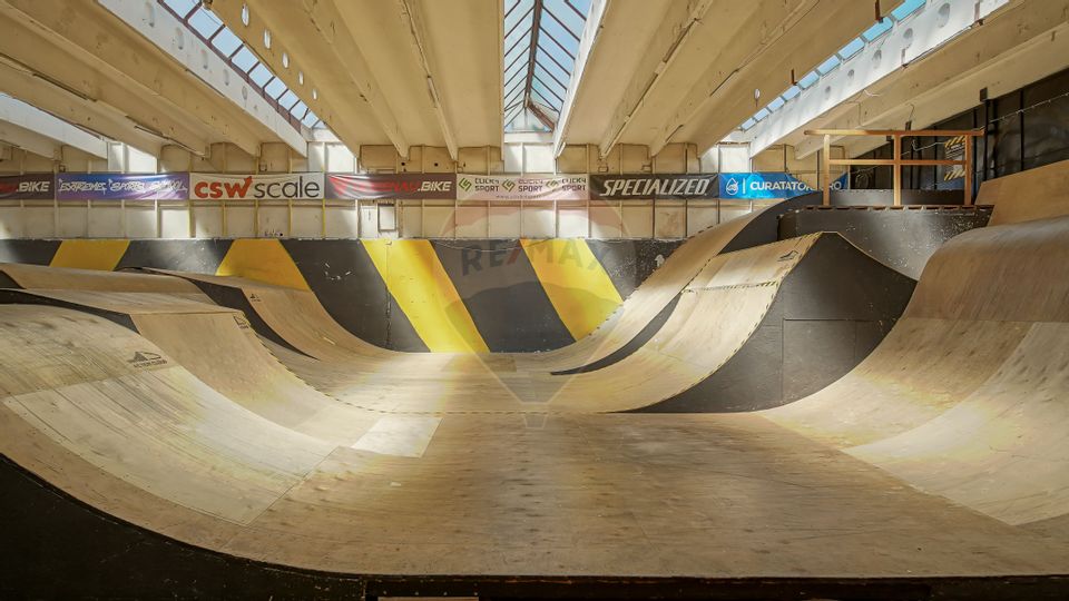 Spațiu comercial de 2,491mp de vânzare în zona Bartolomeu