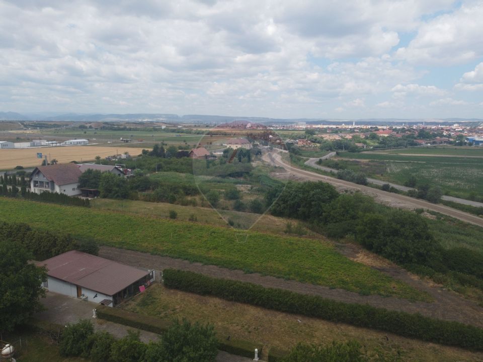 Land 636sqm Luna / Drumul Principala