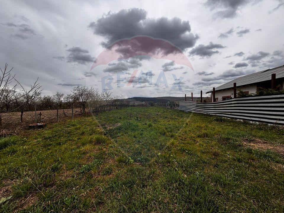 De vânzare teren intravilan 1,186mp Ineu -Strada Principală