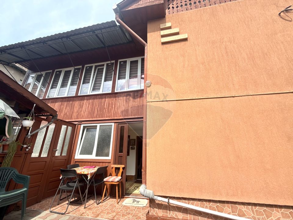 COMISION 0%- Casă spațioasă de vânzare în Turda - 5 camere