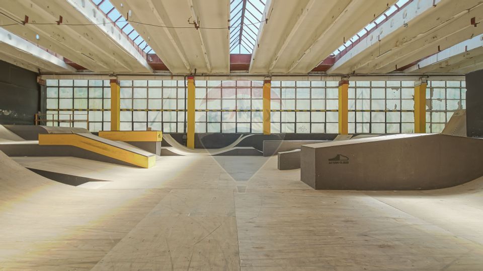 Spațiu comercial de 2,491mp de vânzare în zona Bartolomeu