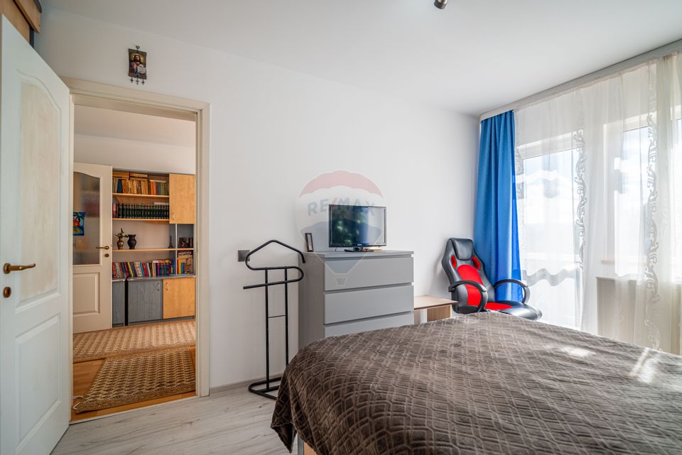 House FOR SALE in Bușteni, with superb views of the Bucegi Mountains