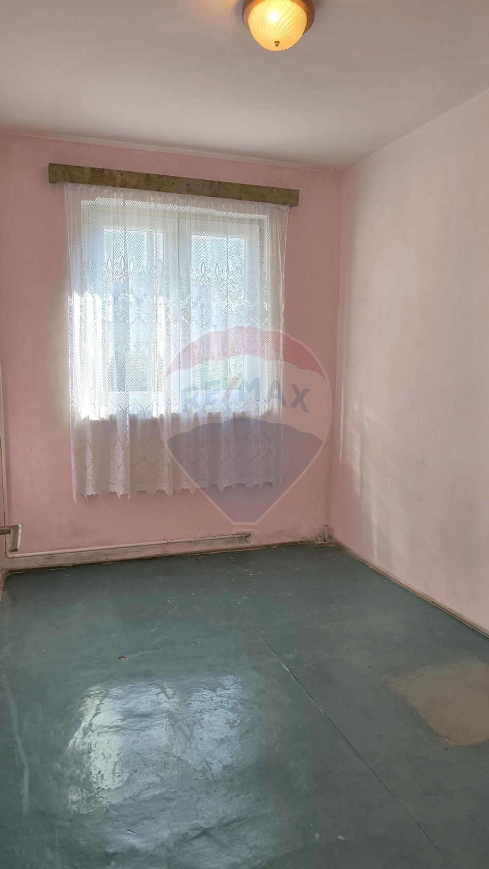 Apartament cu 3 camere, et. 1 in cartierul Gura Campului