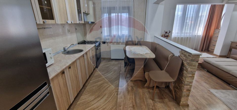 Apartament cu 3 camere lux zona Mioritei.