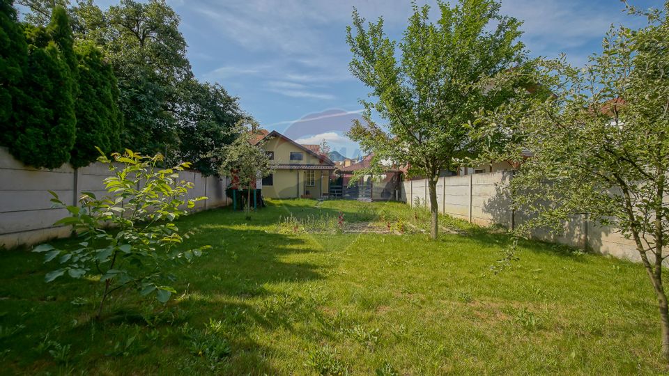 8 room House / Villa for sale, Aurel Vlaicu area