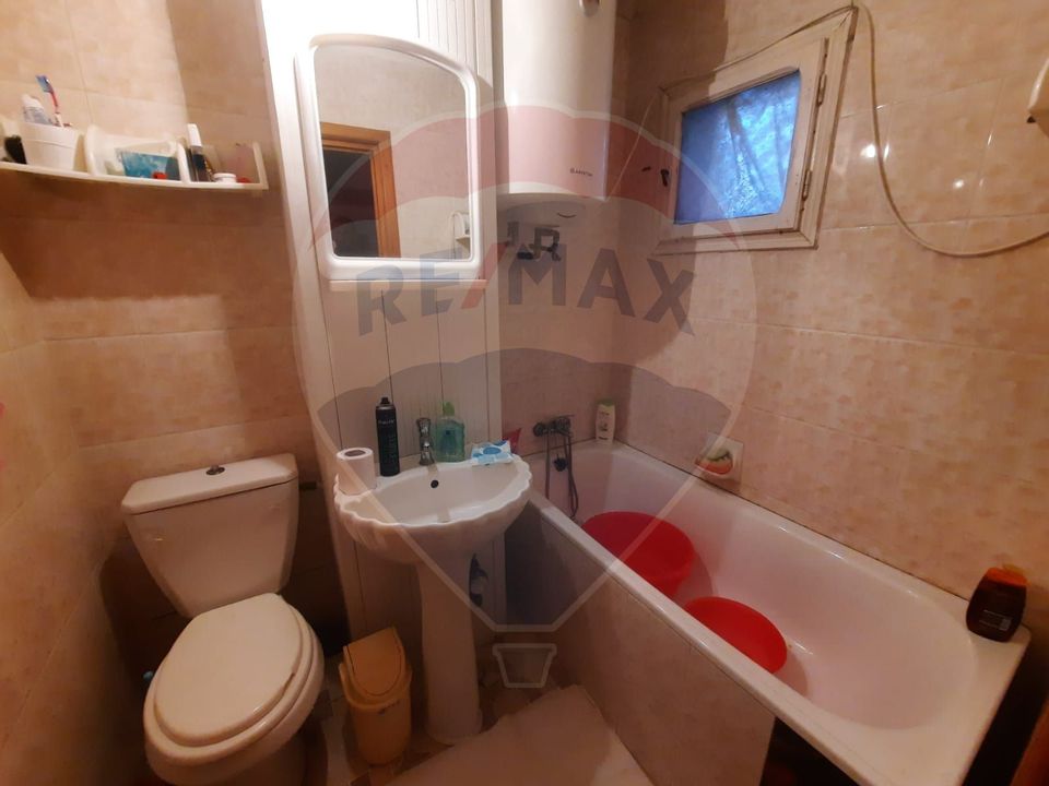 Apartament cu 3 camere în zona Sud