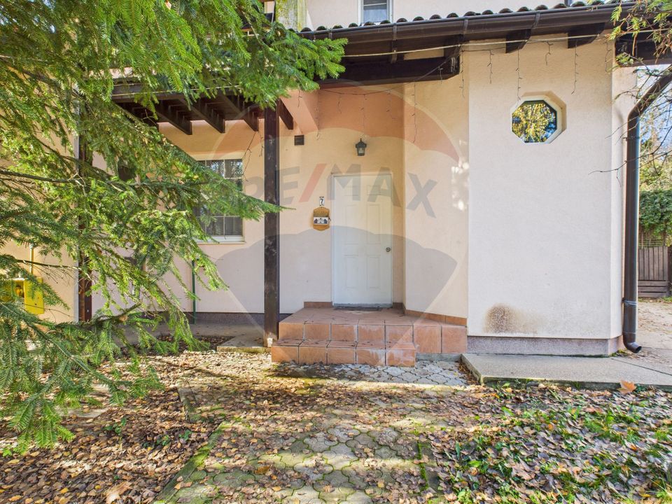 De vanzare | Vila in Paradisul Verde cu gradina si padure proprie |