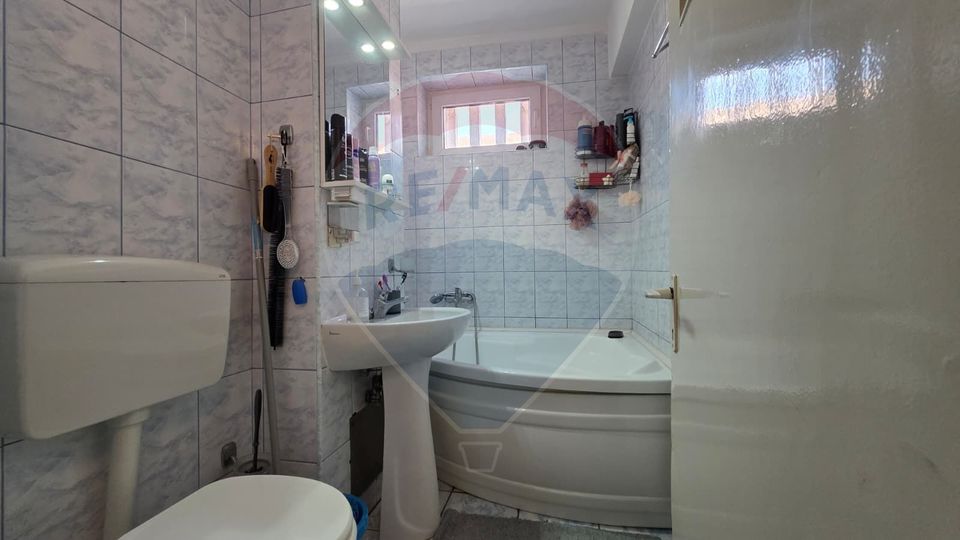 Apartament cu 3 cam de vânzare, str. Feleac, G. Campului